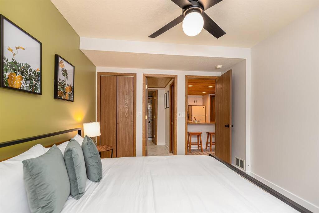 Peaceful 2-Bedroom Townhome Retreat W/Wooded View Galena Bagian luar foto